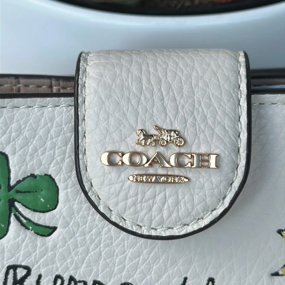 NEW Coach Medium Corner Zip Wallet With Sketch Print